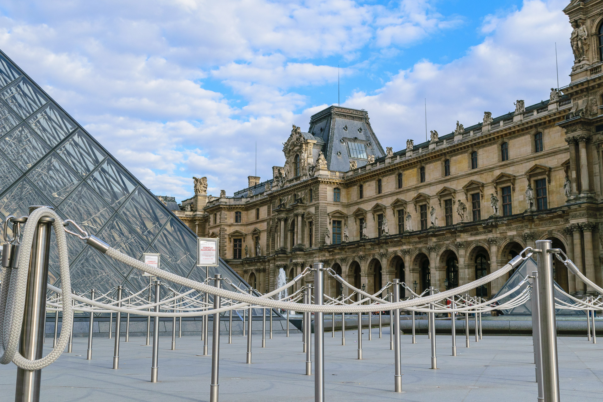Musee du Louvre nichts los am Wartebereich
